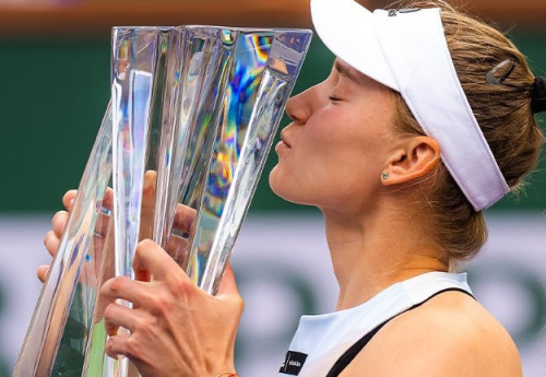 Фотография к новости: Рыбакиной предрекли сильнейшее давление на Уимблдоне