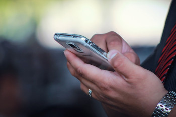 Фотография к новости: В Австралии чат-бота обучили издеваться над телефонными мошенниками