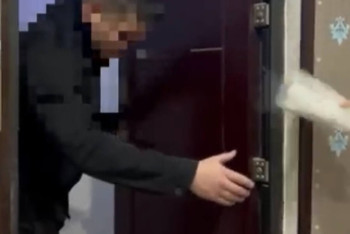 Фотография к новости: Пенсионеры Караганды отдали фальшивым полицейским более 15 млн тенге