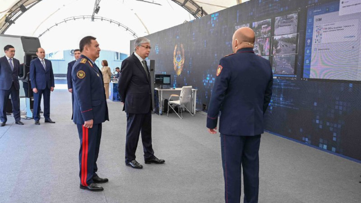 Президенту показали "Дактилоскопическую регистрацию"