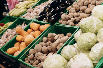 Фотография к новости: Впервые за полтора года цены на социально значимые продукты снизились в РК