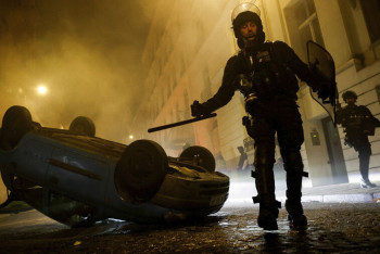 Фотография к новости: На севере Франции 10 городов ввели комендантский час для борьбы с беспорядками