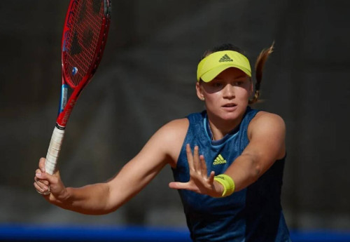 Фотография к новости: Топовая теннисистка убирает изображения Елены Рыбакиной с Уимблдона-2023