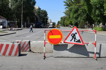 Фотография к новости: Опасное дело: как ремонт дорог в Павлодаре оборачивается скандалами