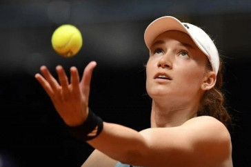 Фотография к новости: Елена Рыбакина "обвинила" Роджера Федерера после старта на Уимблдоне