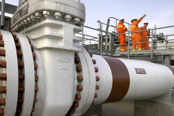 Фотография к новости: "КазТрансОйл" увеличил экспорт нефти с Тенгиза по нефтепроводу "Баку-Тбилиси-Джейхан"