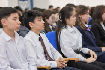 На сколько в среднем в Казахстане сдали ЕНТ