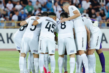 Фотография к новости: Управление спорта Шымкента дополнительно выделило более млрд тенге ФК "Ордабасы"