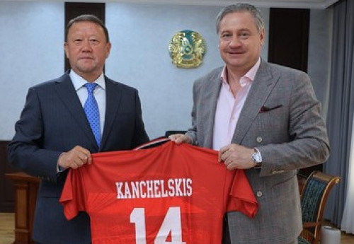 Фотография к новости: Экс-игрок "Манчестер Юнайтед" возглавил казахстанский футбольный клуб