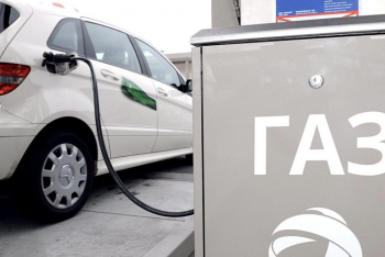 Фотография к новости: Из-за аварии на ПНХЗ заправлять машины газом в Павлодаре начали по талонам