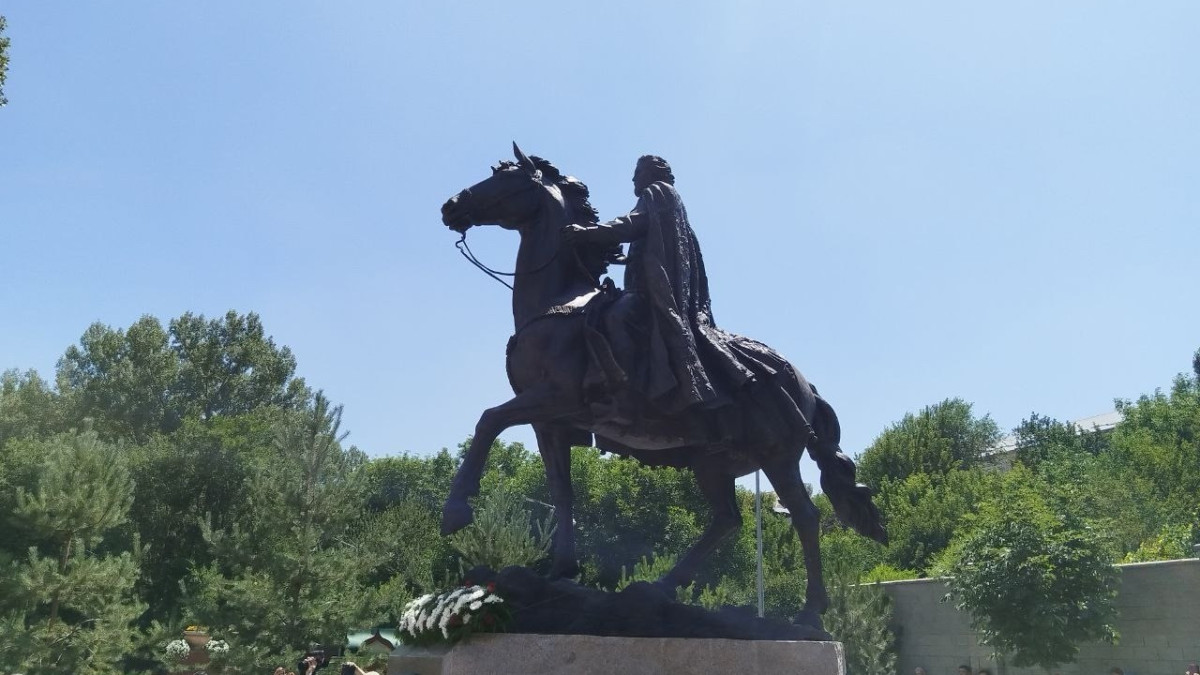 Александр Шахбазов