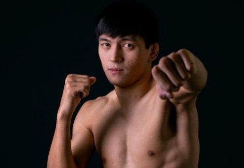 Фотография к новости: Непобеждённый Азат Максум ярко ворвался в UFC