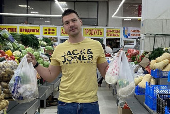 Фотография к новости: Казахстанский блогер захотел прожить месяц на минимальную зарплату, но не смог