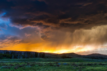 Фотография к новости: Сильную жару и неустойчивую погоду обещают казахстанцам в понедельник