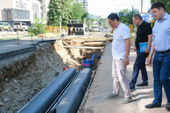 Фотография к новости: Досаев посетил проблемные объекты в Алматы и назвал сроки завершения работ