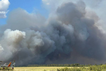 Фотография к новости: Неисправный трос вертолёта и подмога из разных городов: как тушат пожар в  "Ертіс орманы"