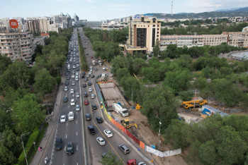 Фотография к новости: В Алматы разворотные съезды по Аль-Фараби закроют до 22 июля