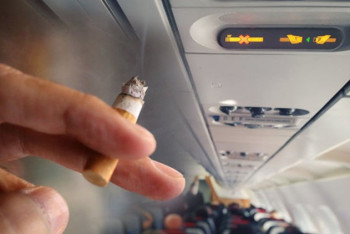 Фотография к новости: Гражданин Китая закурил на борту самолета