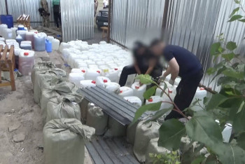 Фотография к новости: Две тонны прекурсоров и 22 кг “синтетики”: нарколабораторию ликвидировали в Астане