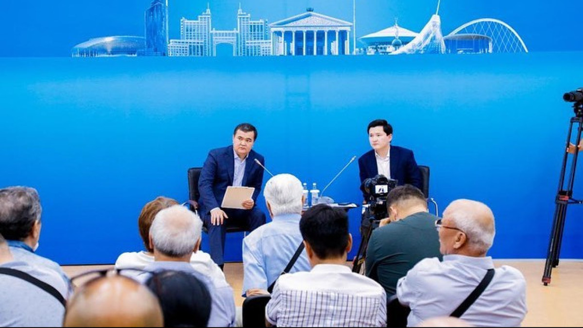 Instagram / jenis_qasymbek