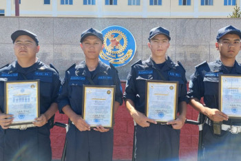 Фотография к новости: Гвардеец спас 12-летнего спортсмена в гребном канале Астаны