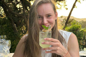 Фотография к новости: Елена Рыбакина похвасталась шикарными фото с отдыха в Италии