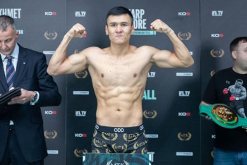 Фотография к новости: Боксёр из Казахстана побил  соперника с 33 нокаутами