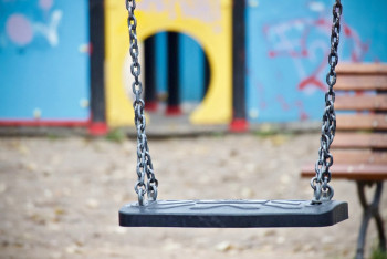 Фотография к новости: "Поймали с поличным": Мужчина приставал к детям на детской площадке в Актау