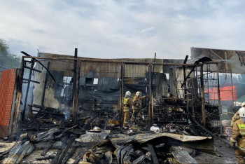 Фотография к новости: Строительный магазин сгорел в Алматы