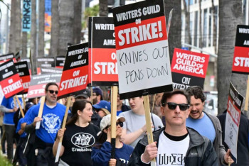 Фотография к новости: В США из-за забастовки актеров и сценаристов отложили вручение престижной премии