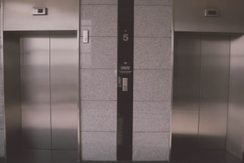 Тело пропавшего почтальона нашли в лифте новостройки в Ташкенте