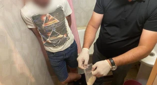 Жителей ВКО и Жамбылской области подозревают в торговле синтетикой в Атырау