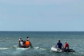 Фотография к новости: Пропавшего на Каспии рыбака ищут с привлечением вертолета и водолазов