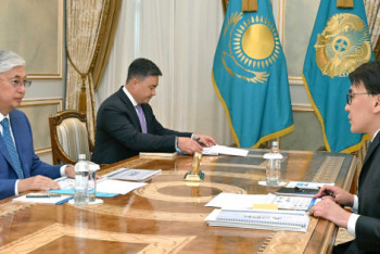 Фотография к новости: Токаев поручил продолжить демонополизацию ключевых отраслей экономики Казахстана