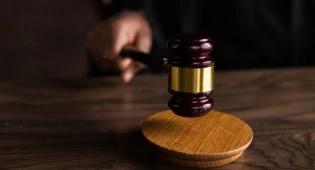 Жителя области Абай осудили за связь со школьницей