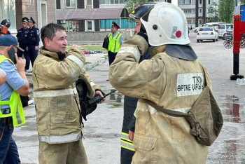 Фотография к новости: Пожар в многоэтажке Алматы: жильцов разместили в гостинице