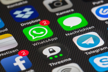 Фотография к новости: Хакеры научились красть данные пользователей WhatsApp