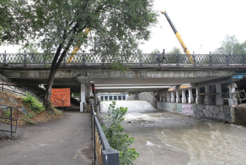 Фотография к новости: Реконструкция моста через реку Есентай будут высажены 600 деревьев