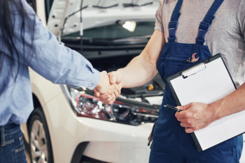 Фотография к новости: Водители в Казахстане не будут обязаны иметь при себе документ "техосмотра"