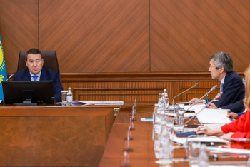 Фотография к новости: Льготные кредиты, развитие курортов и дорог - бизнесмены просят помощи у Алихана Смаилова