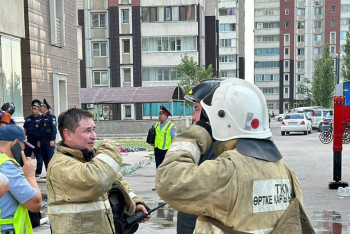 Фотография к новости: Смаилов поручил ускорить восстановление пострадавшей от пожара высотки в Алматы