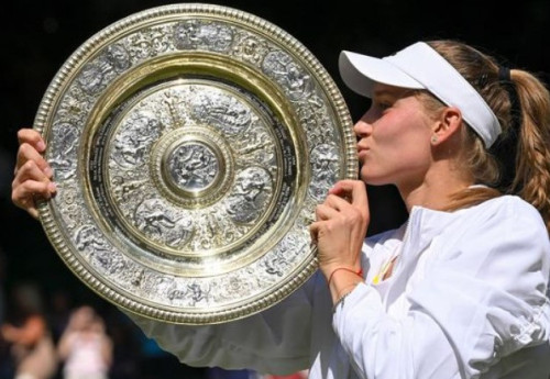 Фотография к новости: Елена Рыбакина лишится места в "большой тройке" мирового тенниса