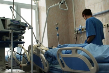 Фотография к новости: Одна из пострадавших после наезда полицейской машины скончалась в больнице Шымкента