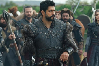 Фотография к новости: Звезда турецкого кино Бурак Озчивит приедет в Алматы