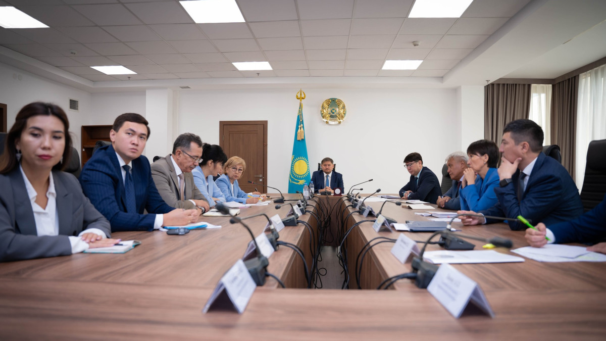 facebook.com/gylym.jogarybilim