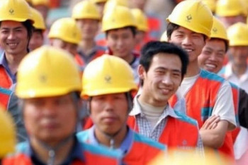 Фотография к новости: Почти 195 тысяч казахстанцев работают за рубежом