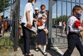 Фотография к новости: "Дети в регионах не имеют доступа к качественному образованию" - Алихан Смаилов