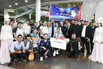 Фотография к новости: Победителей международного турнира по танцам на колясках встречали в Астане