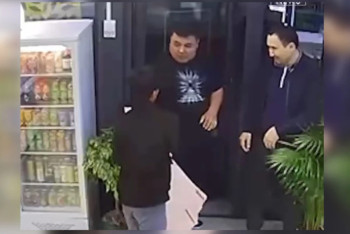 Фотография к новости: Бывший полицейский отнял букет у флориста в Шымкенте: в МВД сделали заявление