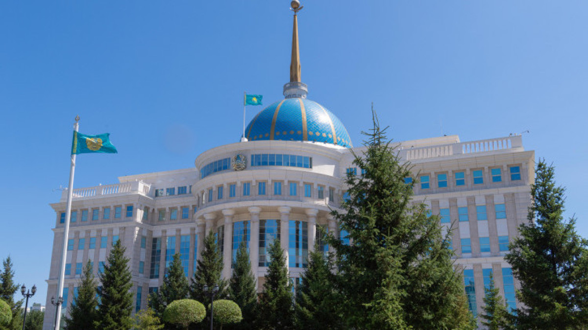 Токаев поздравил премьер-министра Пакистана с Днем независимости